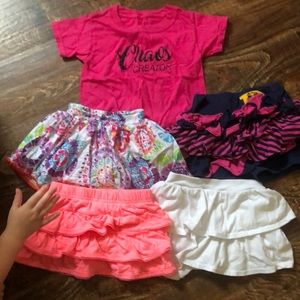 Bundle of skirts/skorts, 1 shirt